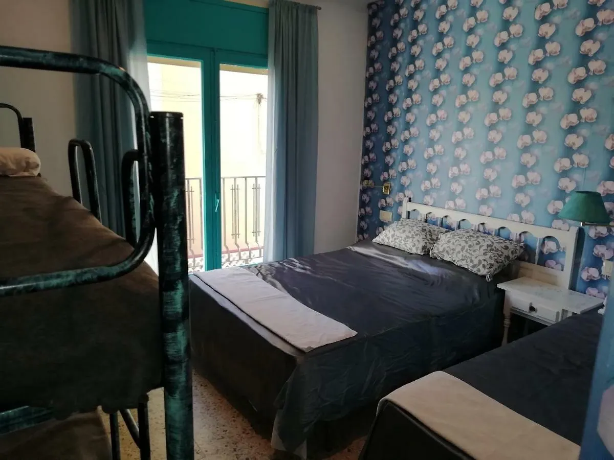 Can Pau Guesthouse Llança