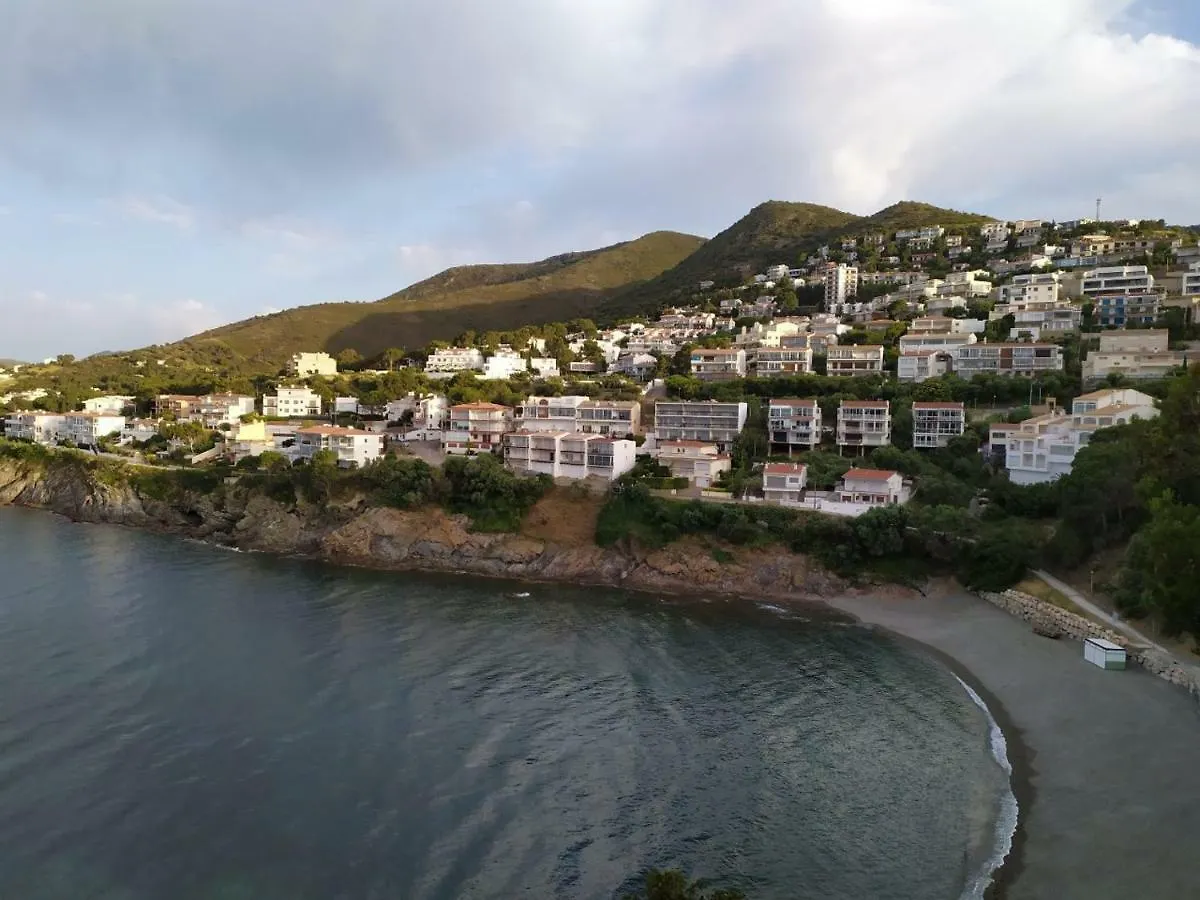 Can Pau Guesthouse Llanca Guest house